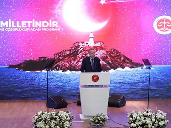 Cumhurbaşkanı Recep Tayyip Erdoğan, Adnan Menderes'i anma töreninde yaptığı konuşmada rejiye tepki gösterdi!