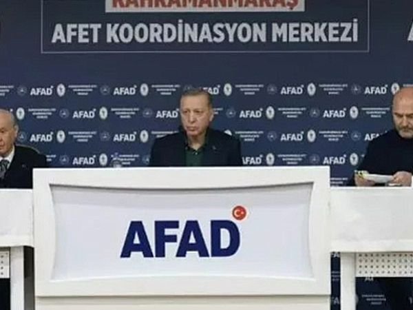 Cumhurbaşkanı Recep Tayyip Erdoğan, depreme AFET koordinasyon merkezinde yakalandı