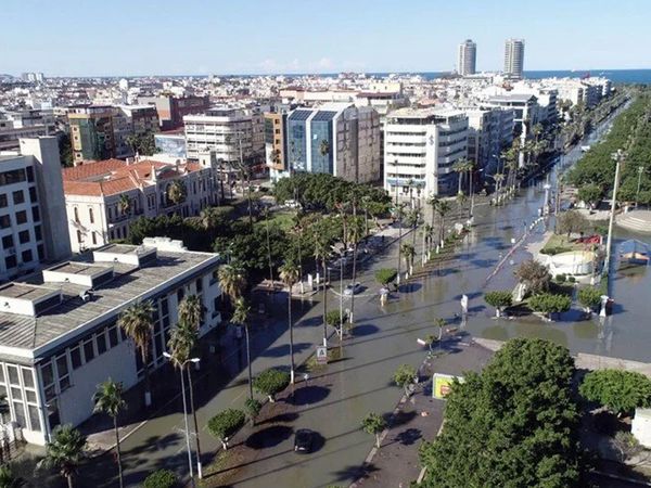 Deniz seviyesinin yükseldiği İskenderun’da son durum