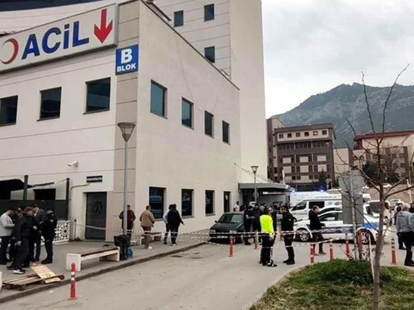 Denizli'de silah sesleri: Pamukkale Üniversitesi Hastanesinde silahlı saldırı sonucu 7 kişi yaralandı