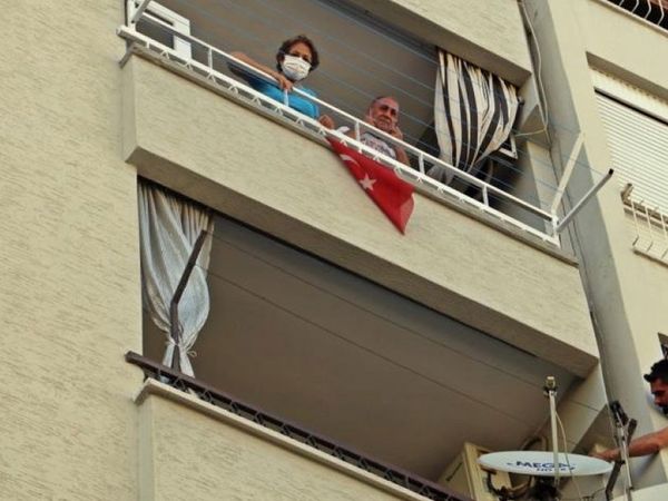 Dikkatli Komşu Eve Giren Sineklerden Şüphelendi