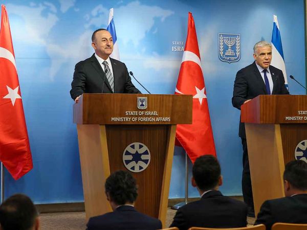 15 yıl sonra bir ilk: Dışişleri Bakanı Mevlüt Çavuşoğlu, İsrail Dışişleri Bakanı Yair Lapid ile ortak basın açıklaması g