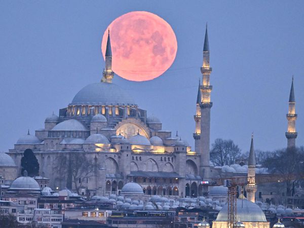 Dolunay İstanbul’a çok yakıştı!