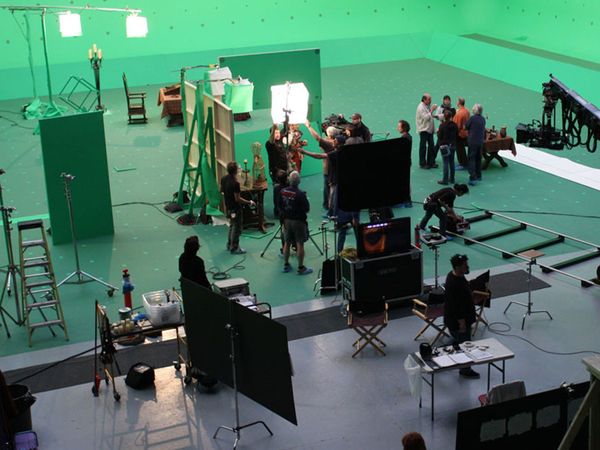 Dünyaca Ünlü Amerikalı Aktör Alec Baldwin, Yeni Filminin Setinde Yönetmenini Öldürdü