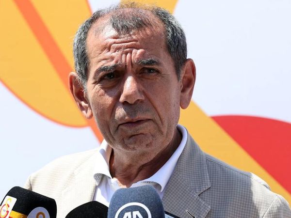 Dursun Özbek taraftarlara transfer konusunda seslendi
