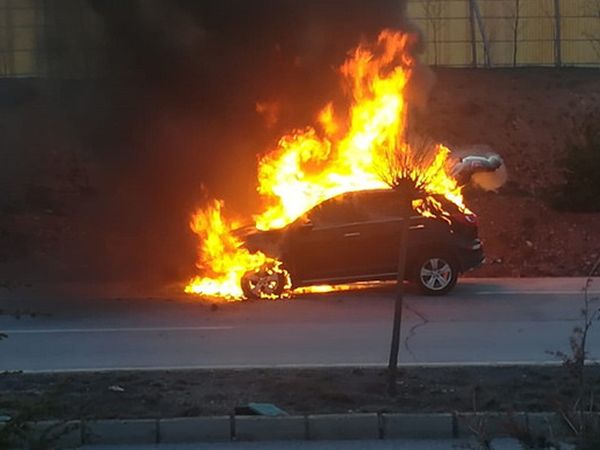Düzce'deki Ağabey, Kız Kardeşinin Taciz Edildiği Gerekçesiyle Cip Yaktı