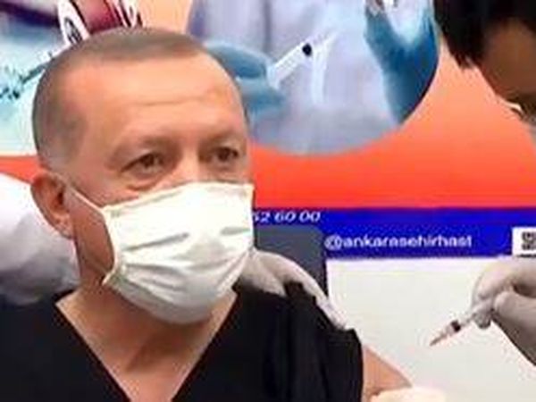 Cumhurbaşkanı Erdoğan'ın Aşı Olduğu An