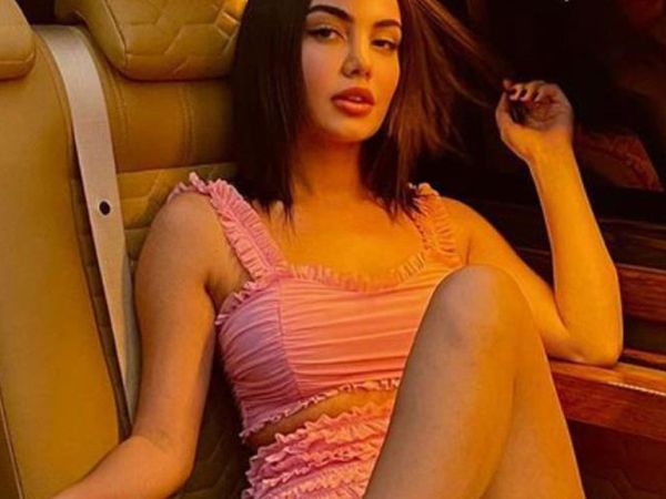 Ece Ronay Kendisine Lüks Bir Cip Aldı