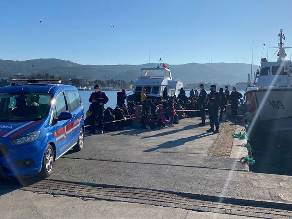 Ege Denizi'nde Göçmen Kaçakçılarına İHA'lı Operasyon!