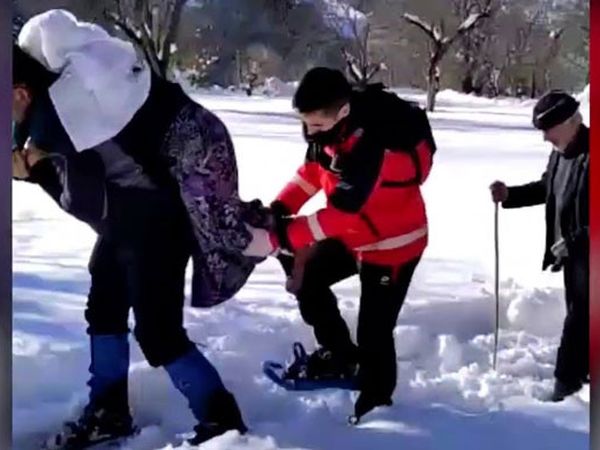 Ekipler 90 Yaşındaki Seher Nine İçin Seferber Oldu