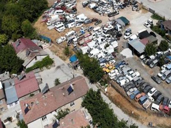 Elazığ'da Bulunan Araç Mezarlığı Sahipsiz Araçlarla Dolu