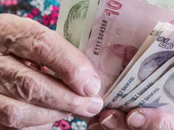 Emeklilerin Dört Gözle Beklediği Müjde Geldi! Zam, Erken Ödeme ve İkramiye Geliyor
