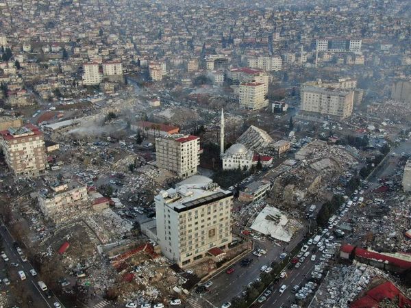 Enkazdan çıkarılırken söyledikleri herkesi ağlattı