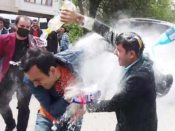 Erzurum'da Düğün Öncesi Yapılan Eğlencede Ağabeye ve Sağdıca Eziyet Ettiler