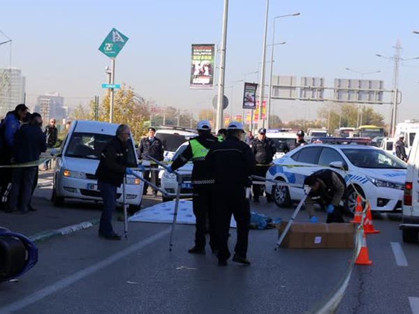 Erzurum'da Minibüsün Çarptığı Eşinin Elini Tutarak Yanından Ayrılmayan Nuri Dede Herkesi Ağlattı!