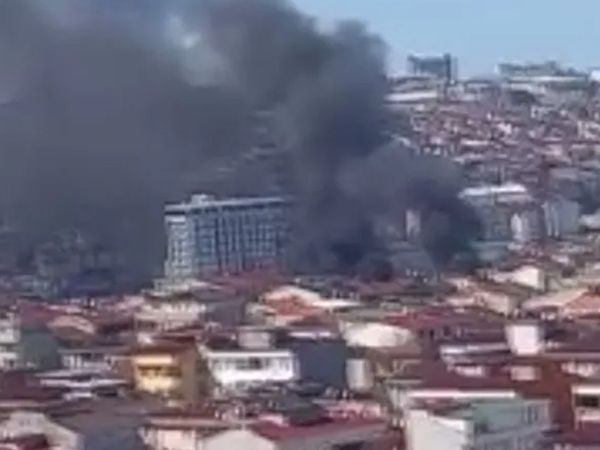 Esenyurt’ta korkutan yangın: Duman metrelerce yükseldi
