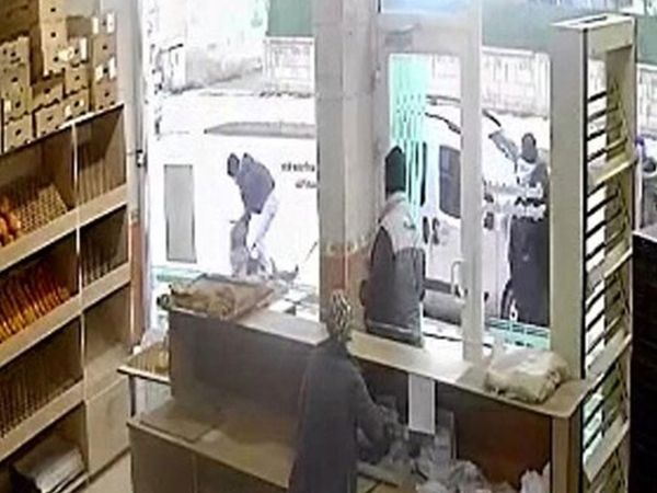 Eski eşini sokak ortasında bıçakladı! Paylaşımı akıllara durgunluk verdi: 'Öleceksin'