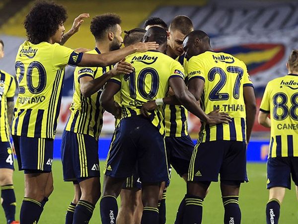 Eski Fenerbahçeli Mbwana Samatta Madagaskar'da Rehin Alındı!