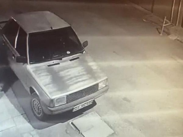Eskişehir'deki Bisiklet Hırsızı, Birini Eliyle Tutarken Diğerini Sürdü