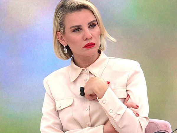 Esra Erol'un Yayınında Genç Kız Sinir Krizi Geçirdi