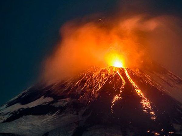 Etna Yanardağı Tekrardan Faaliyete Geçti