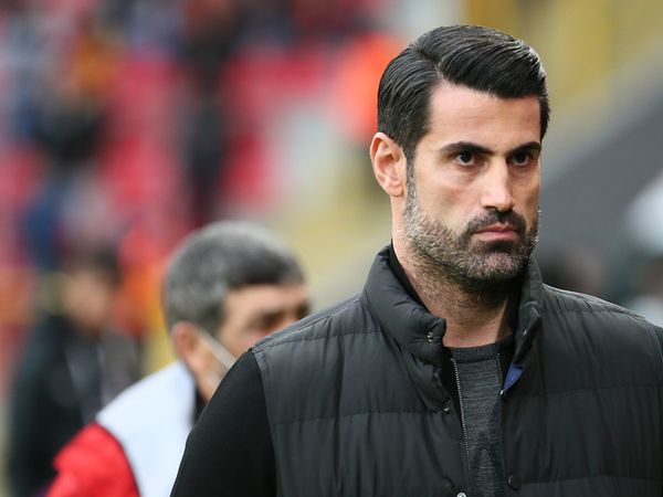 Fatih Karagümrük, Volkan Demirel İçin İmza Töreni Düzenledi!
