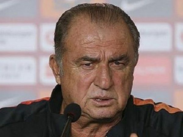 Fatih Terim PSV Eindhoven Maçı Öncesinde Basın Mensubu İle Tartıştı!