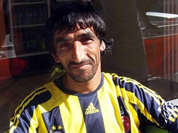 Fenerbahçe amigosu Galatasaray bayrağını indirmek için 29. kata çıktı