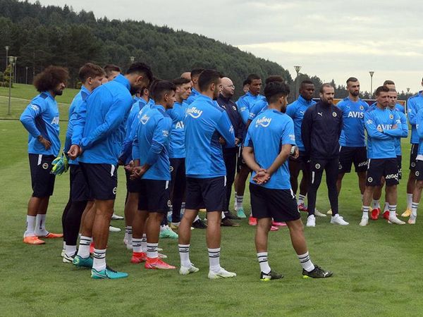 Fenerbahçe'de 4 İsimle Yollar Ayrılıyor!