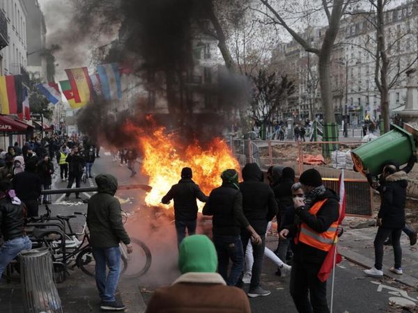 Fransa'da PKK yandaşlarından kanlı protesto: Charles de Gaulle Havalimanı karıştı!
