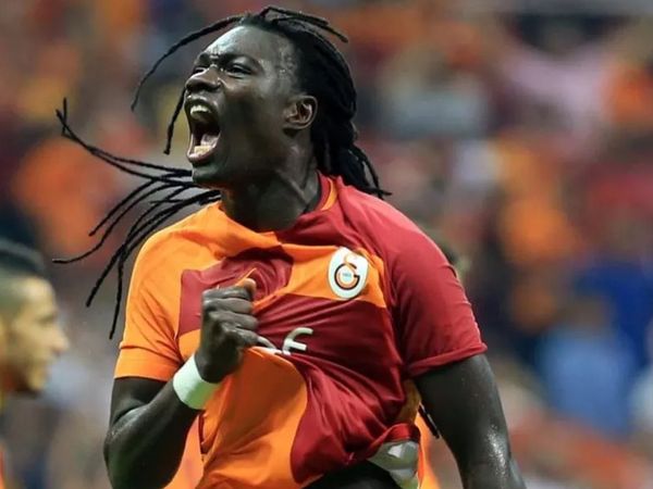 Galatasaray Bafetimbi Gomis Transferini Böyle Açıkladı!
