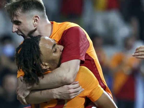 Galatasaray'a Yeni Transfer Sacha Boey'den Açıklama Geldi!