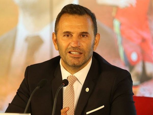Galatasaray'da Okan Buruk ile imzalar atıldı!