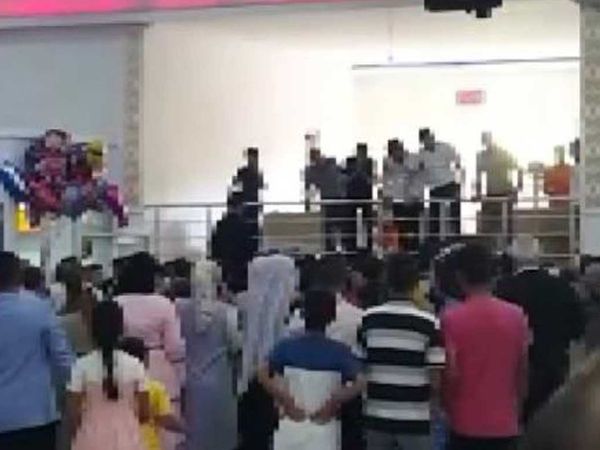 Gaziantep'te akılalmaz olay!  Düğün salonun tavanı çöktü, üst katta duran adam aşağı düştü: O anlar kameralara yansıdı