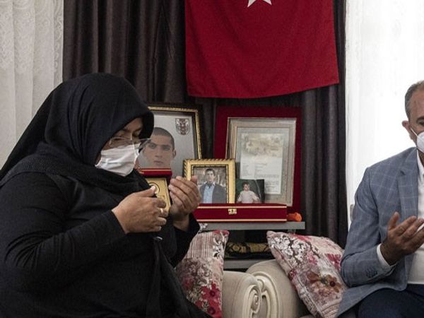 Gaziantep'teki Şehit Ailesi Cumhurbaşkanı Erdoğan'la Telefonda Görüştü