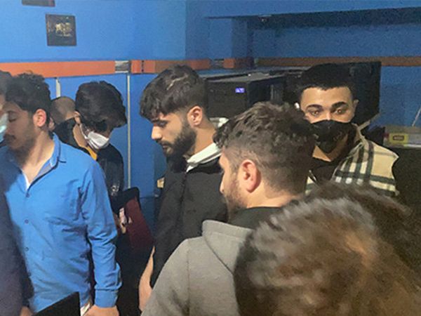 Gece Saatlerinde Açık Olan İnternet Kafeye Baskın