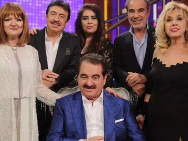 Gülden Kraböcek çorba açılışında şarkı söyledi