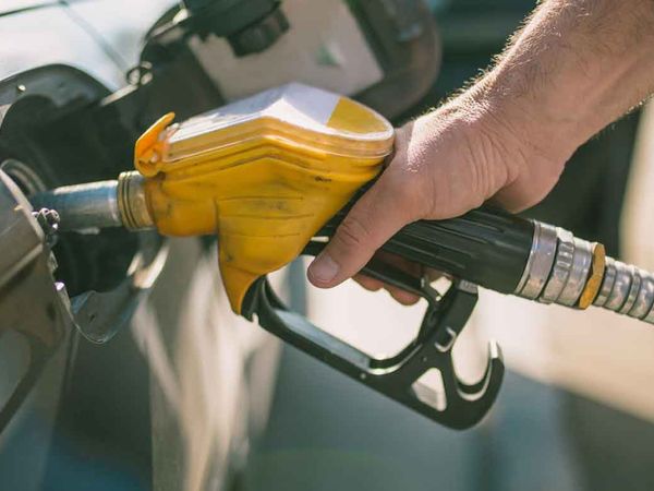 Güncel akaryakıt fiyatları ne oldu? Benzine indirim müjdesi: Peş peşe gelen zamların ardından sürpriz gelişme!