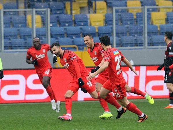 Gürcan Bilgiç ve Feyyaz Uçar Arasında Beşiktaş Gerilimi