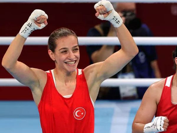 Gururumuzsunuz! Tarihte Bir İlk: Buse Naz Çakıroğlu ve Busenaz Sürmeneli Tokyo 2020'de Finalde!