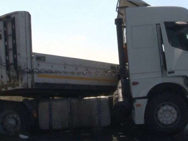 Hadımköy’de İki Tır Çarpıştı: 2 Yaralı