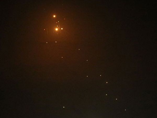 Hamas, İşgalci İsrail'in Saldırısına Karşı 130 Roket Attı