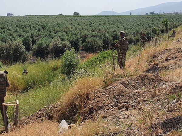 Hatay'da Askerleri Taşıyan Minibüs Devrildi: 3 Yaralı