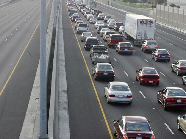 Hayalet trafik nedir? Elon Musk'tan milyonları kızdıracak itiraf: Otonom araç teknolojisi trafik sorununu katlayacak