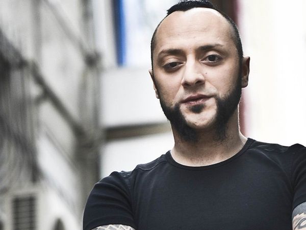 Hayko Cepkin'in Fırtınaya Karşı Savaşı Kameralara Yansıdı