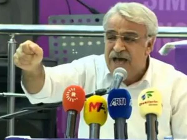 HDP Meclisinde Terör Örgütü PKK Liderine Selam Verildi