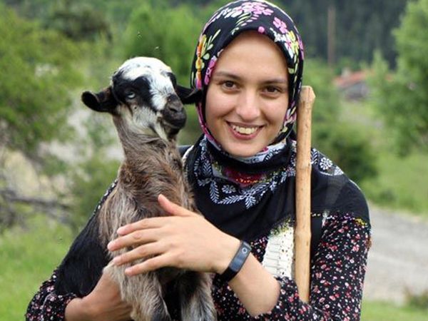 Hem Youtuber Hem Çiftçi: Genç Girişimci Devletten Aldığı Destekle Çiftlik Kurdu!