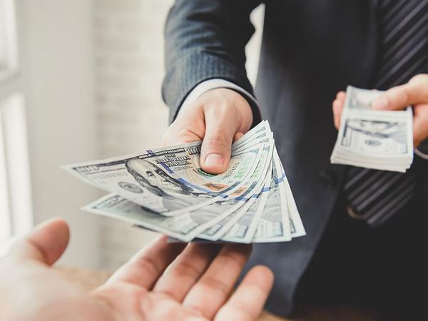Hiçbir şey yapmadan ayda binlerce euro kazanıyor!