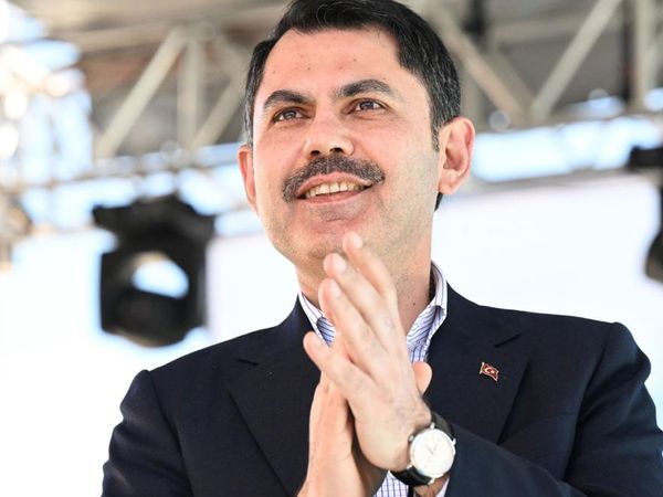 İBB Başkan Adayı Murat Kurum ‘‘Seven ne yapmaz’’ şarkısıyla oylara talip oldu!