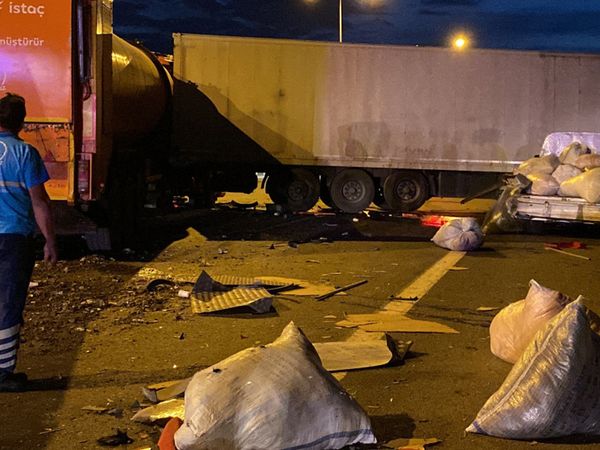 İBB'ye ait İSTAÇ tırı dehşet saçtı: Birçok yaralı var